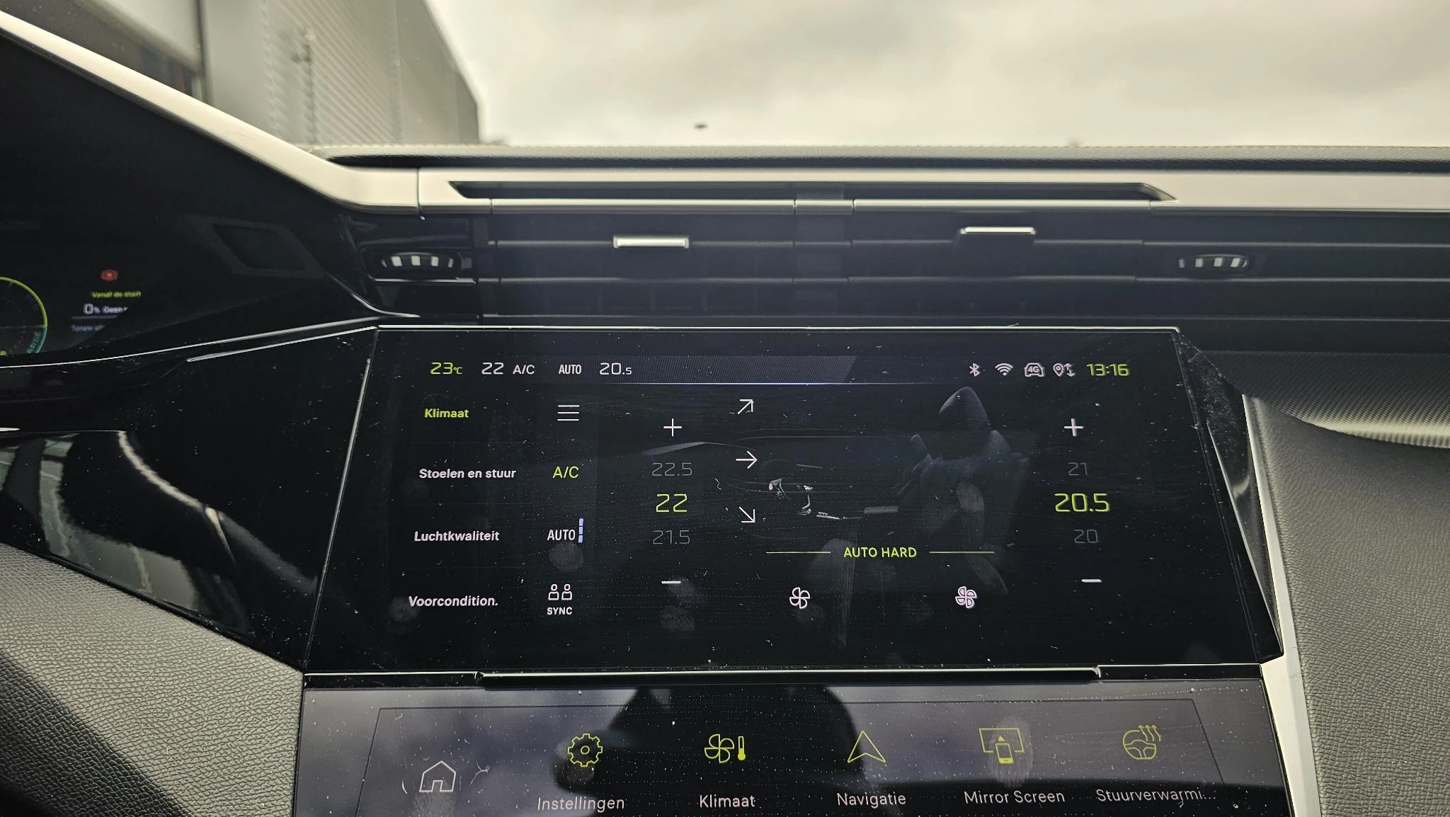 Peugeot-408-image-18
