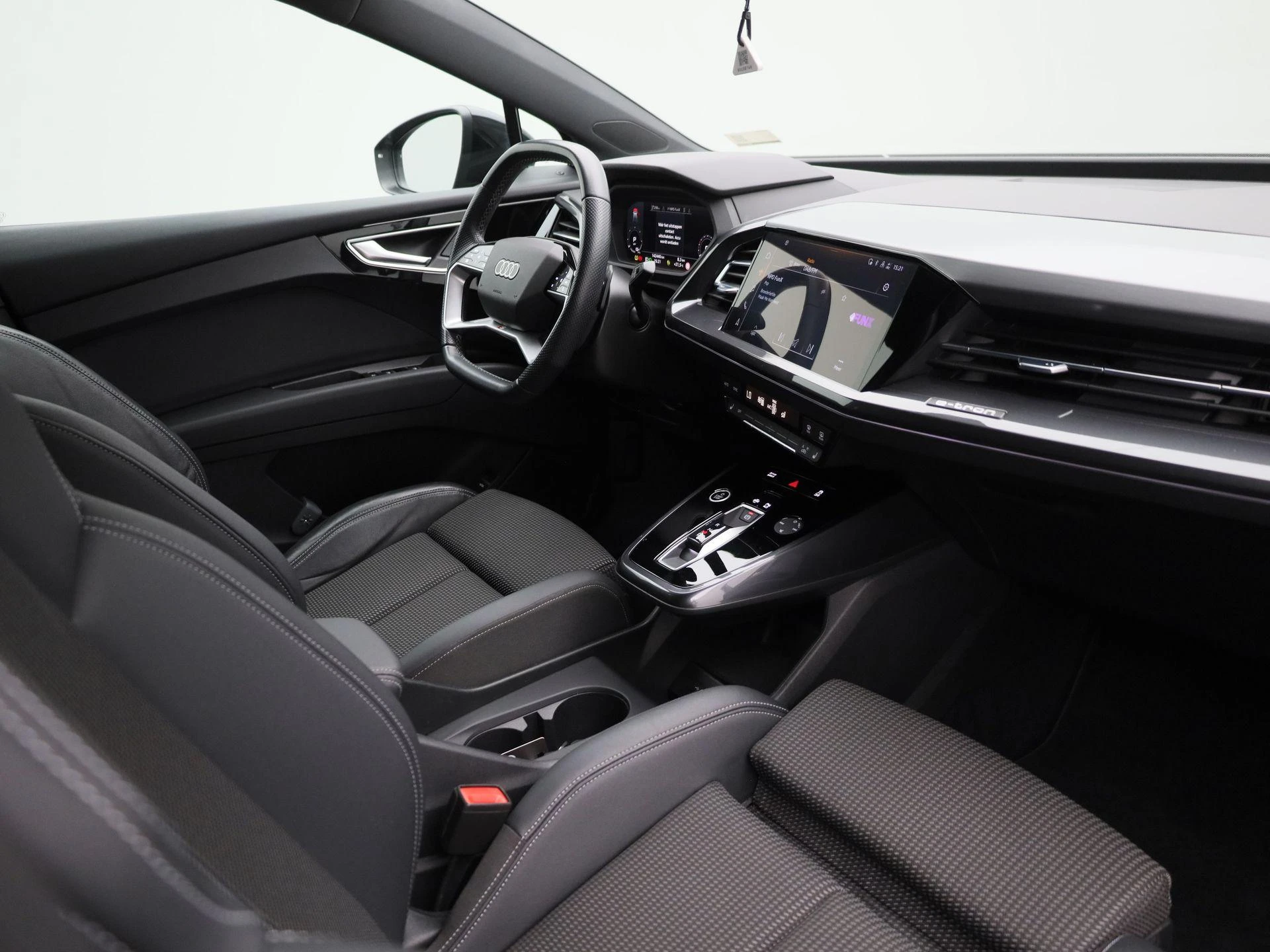 Audi-Q4 e-tron-image-34