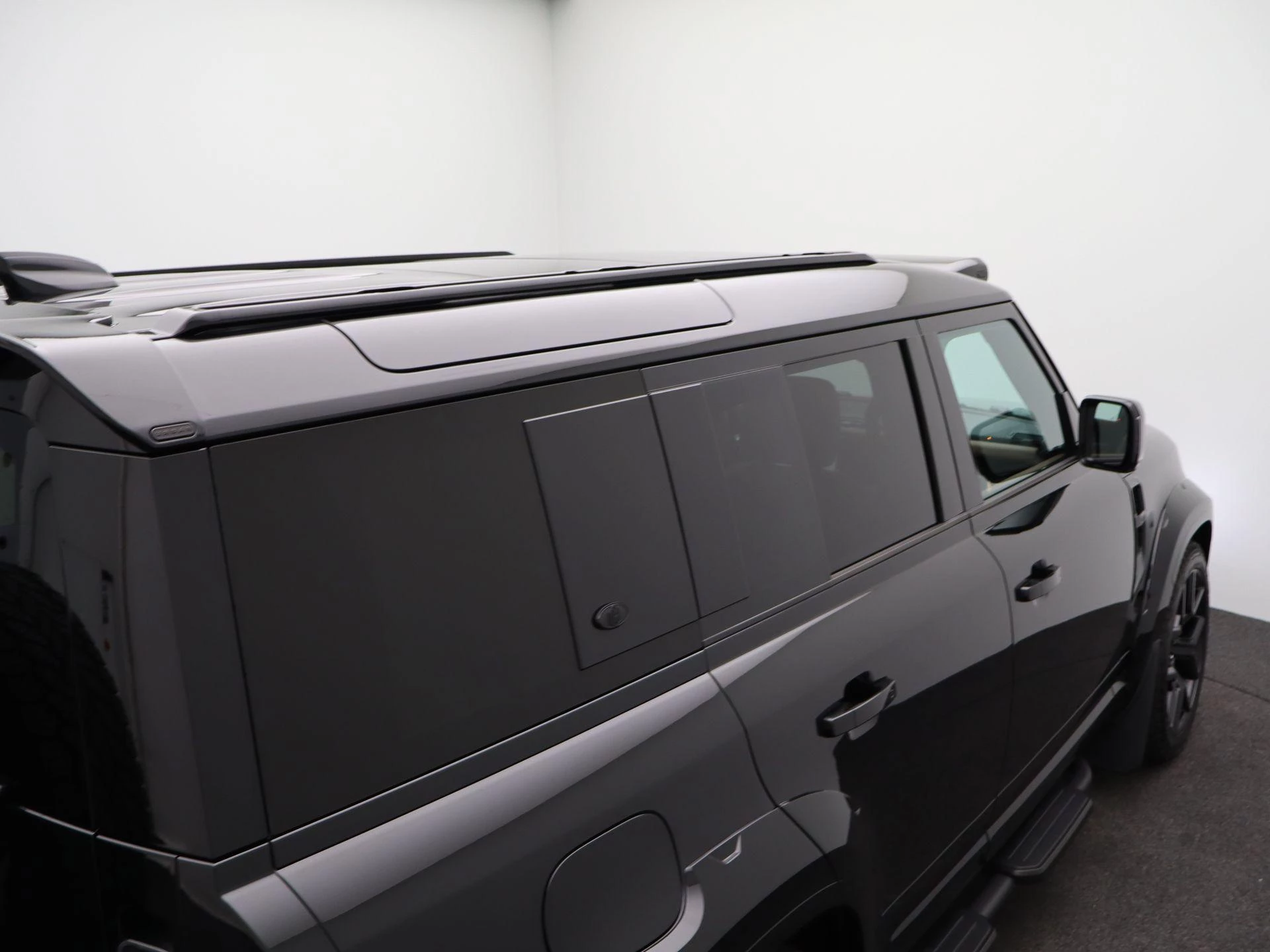 Land Rover Defender P300e X-dynamic SE