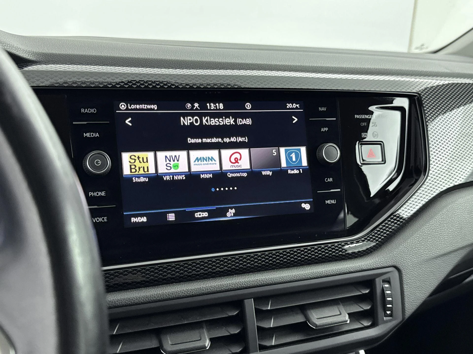 Volkswagen-Polo-image-6