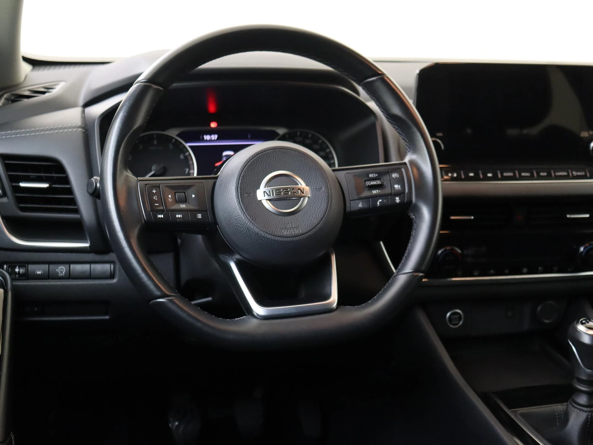 Nissan-QASHQAI-image-9