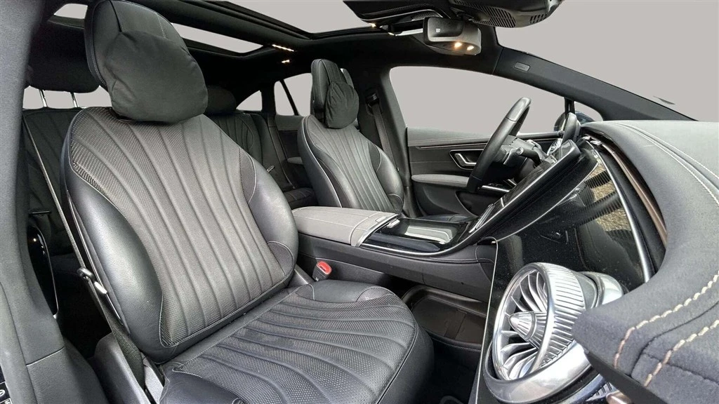 Mercedes-Benz-EQS-image-23