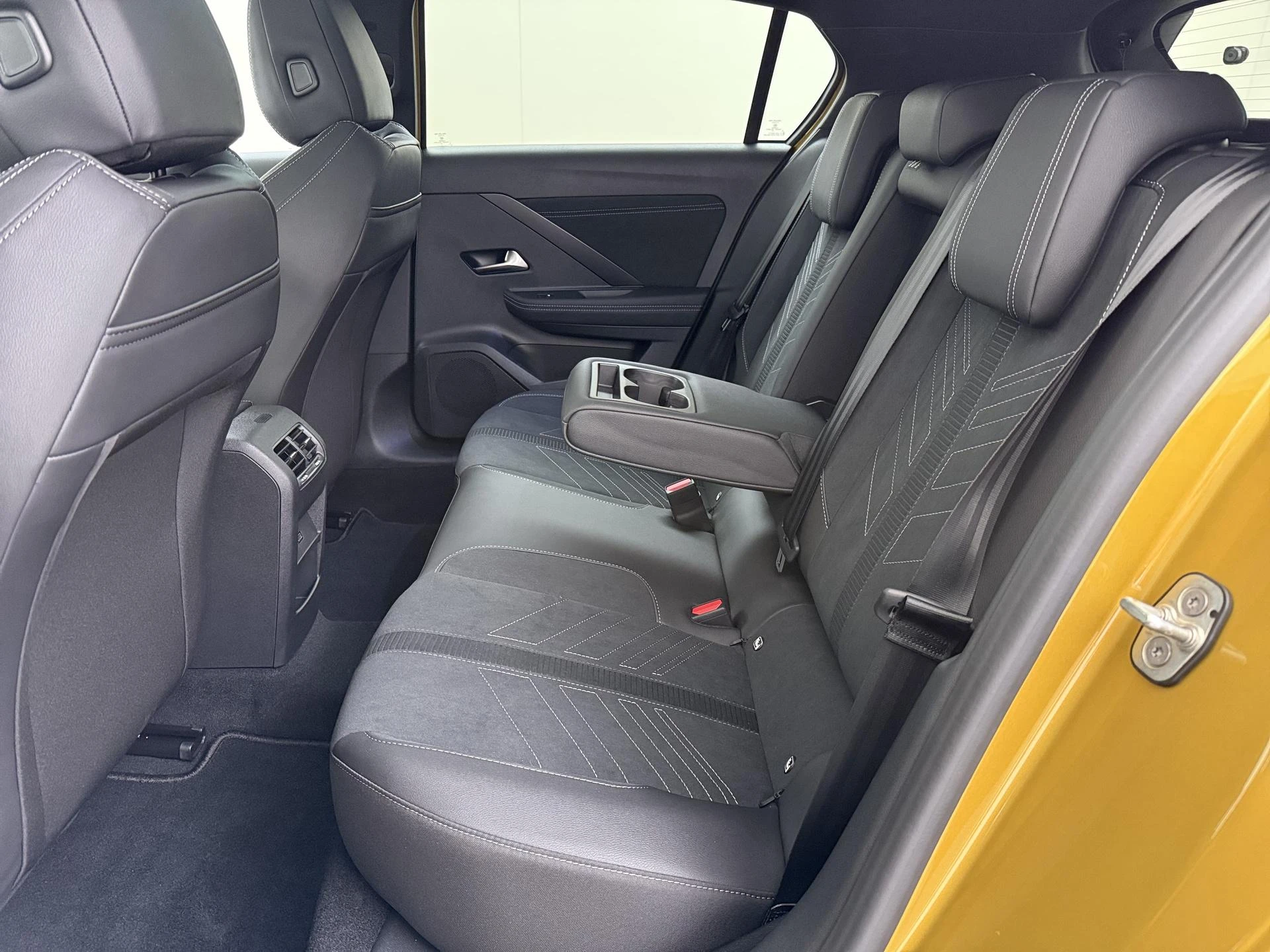 Opel-Astra-image-18