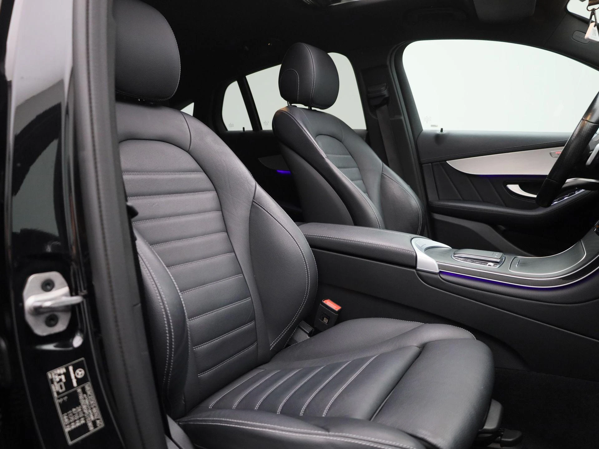 Mercedes-Benz-GLC-image-34