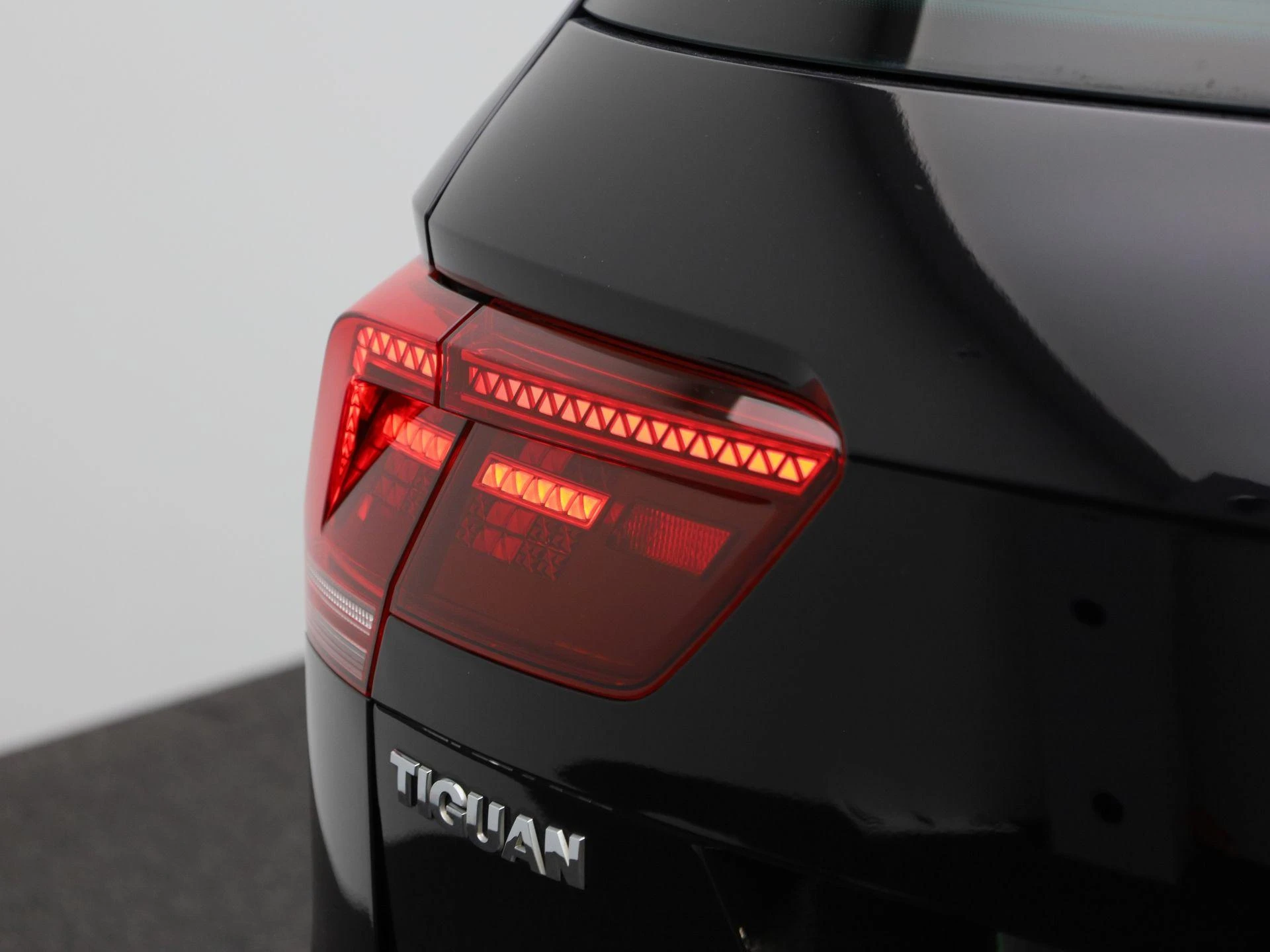 Volkswagen-Tiguan-image-38