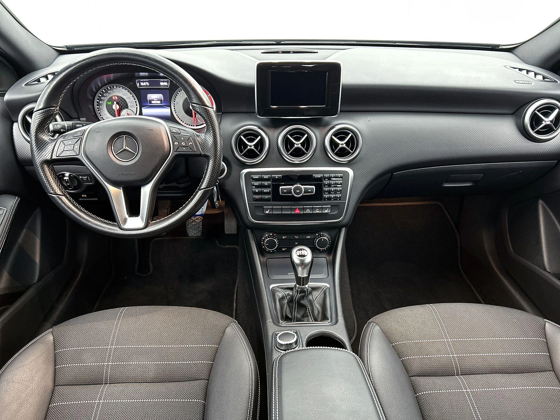 Mercedes-Benz-A-Klasse-image-20