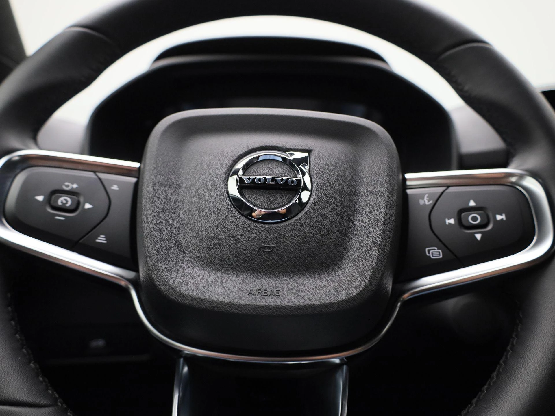 Volvo-XC40-image-24