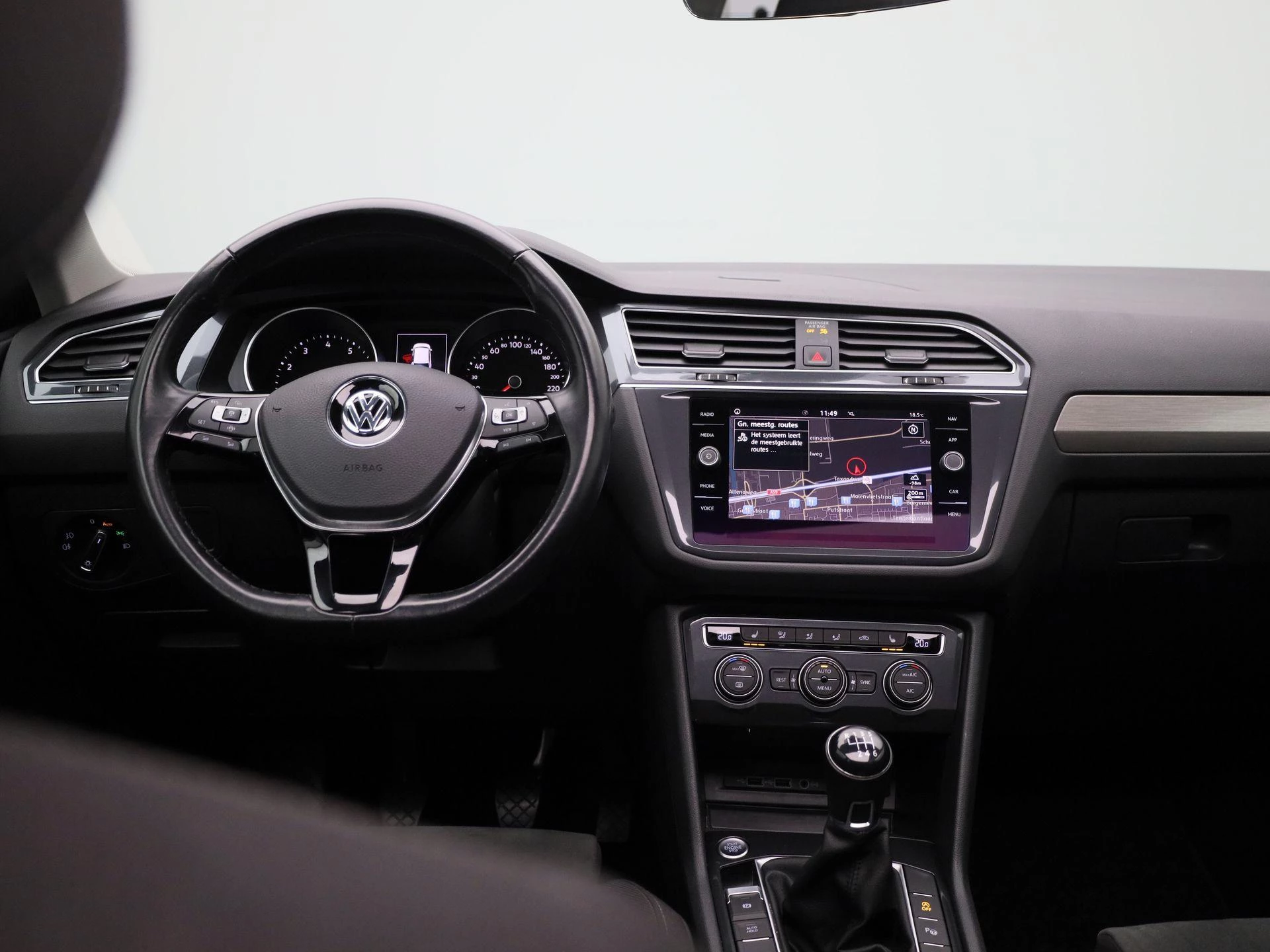 Volkswagen-Tiguan Allspace-image-6