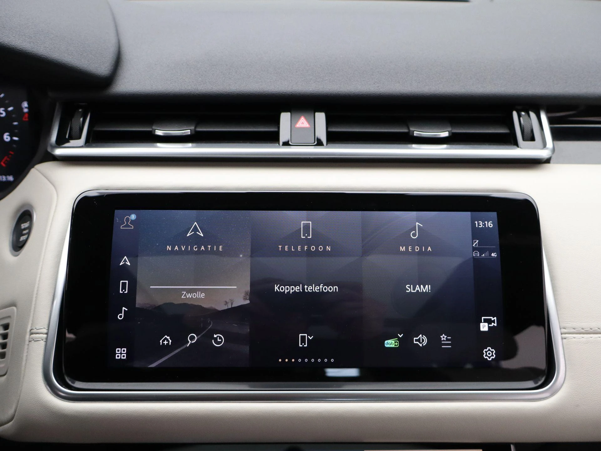 Land Rover-Range Rover Velar-image-17