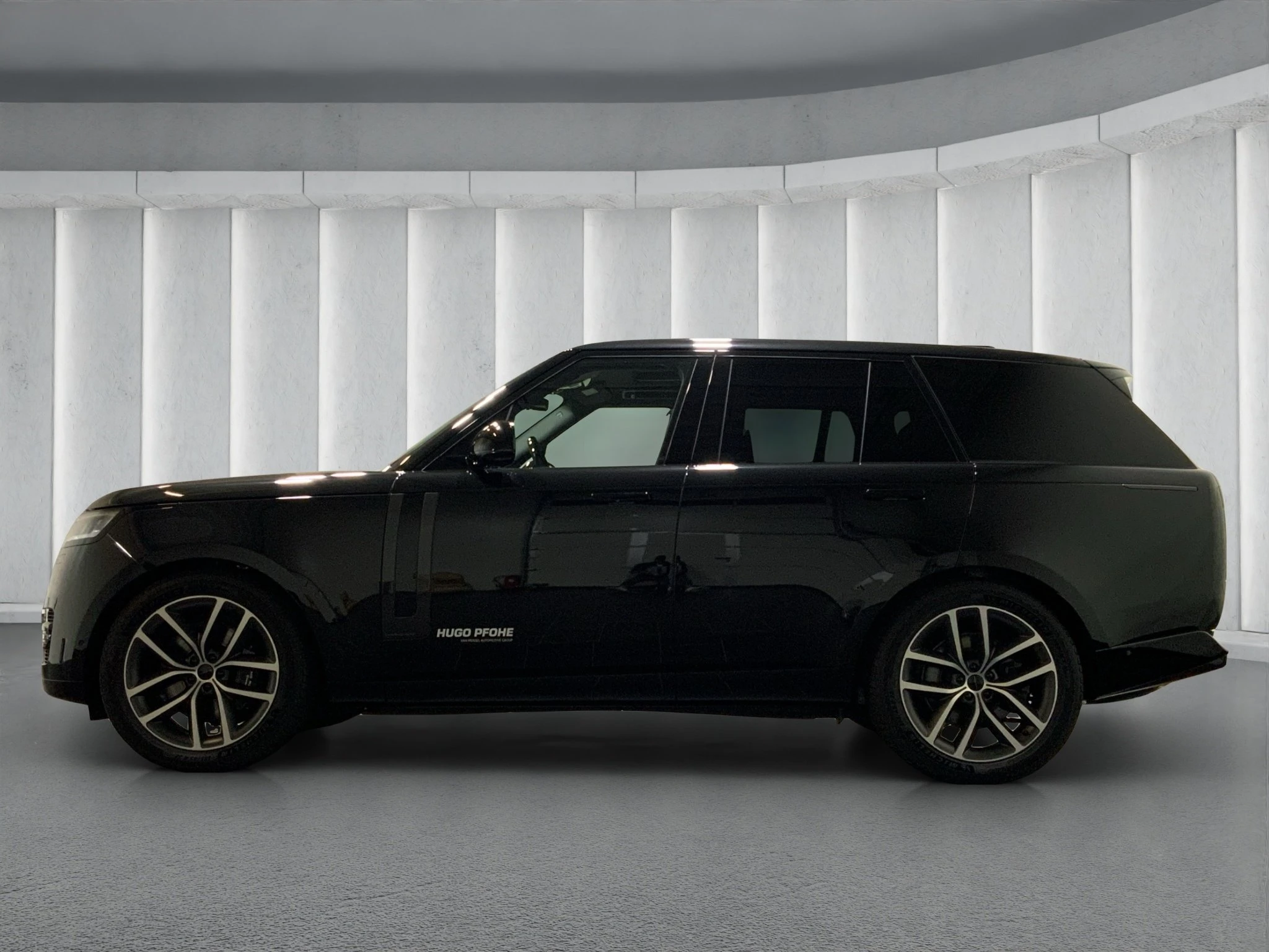 Land Rover-Range Rover-image-4