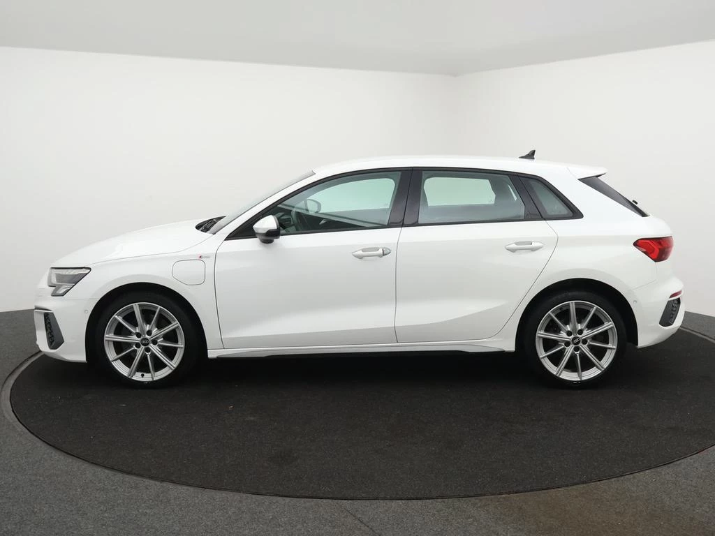Audi A3 Sportback PHEV Sportback PHEV 40TFSIe S line 204PK *AUTOMAAT*SPORTZETELS*CAMERA*CRUISE*VIRTUAL COCKPIT*APP-CONNECT*PDC*...*