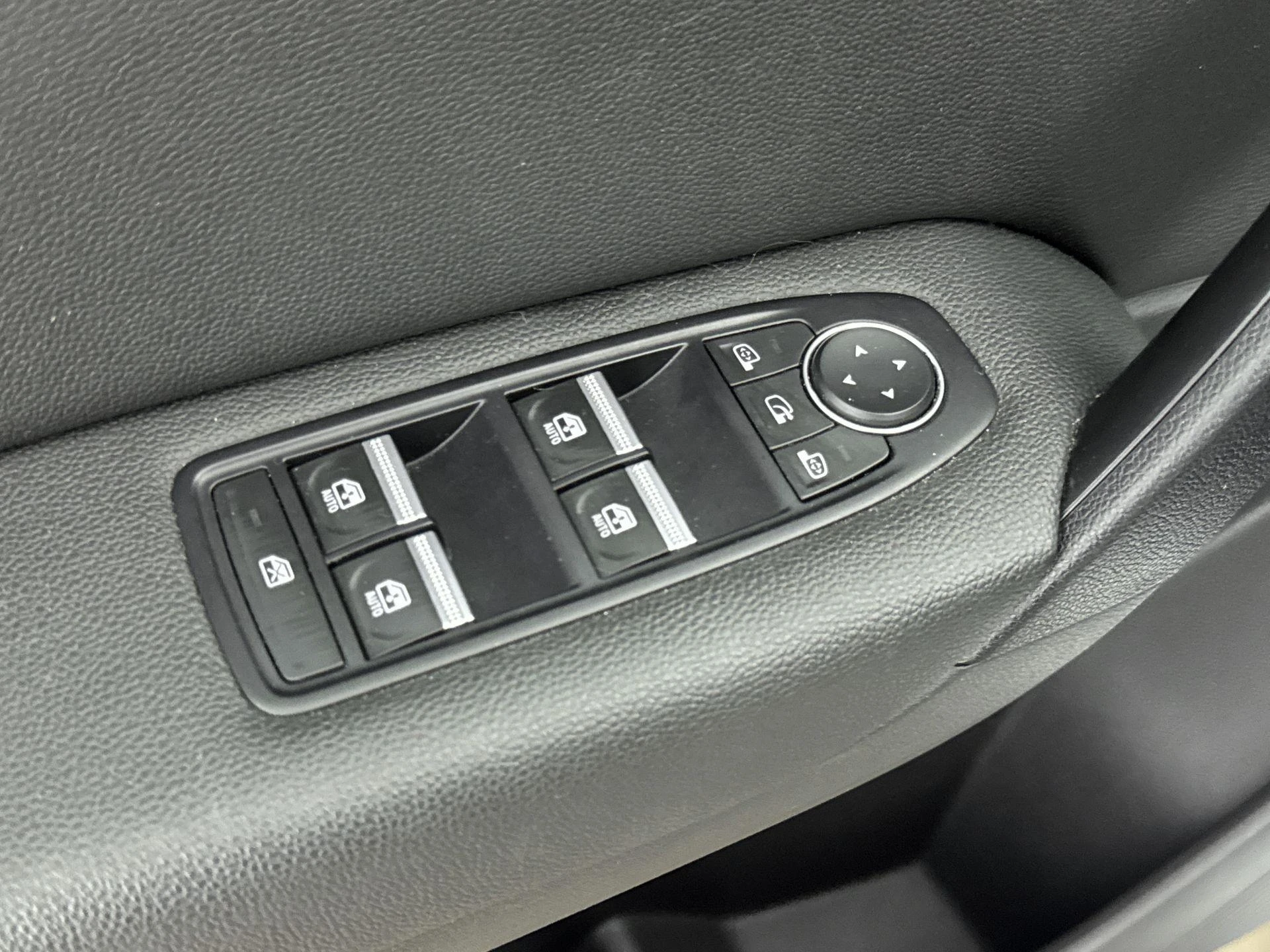 Renault-Captur-image-12