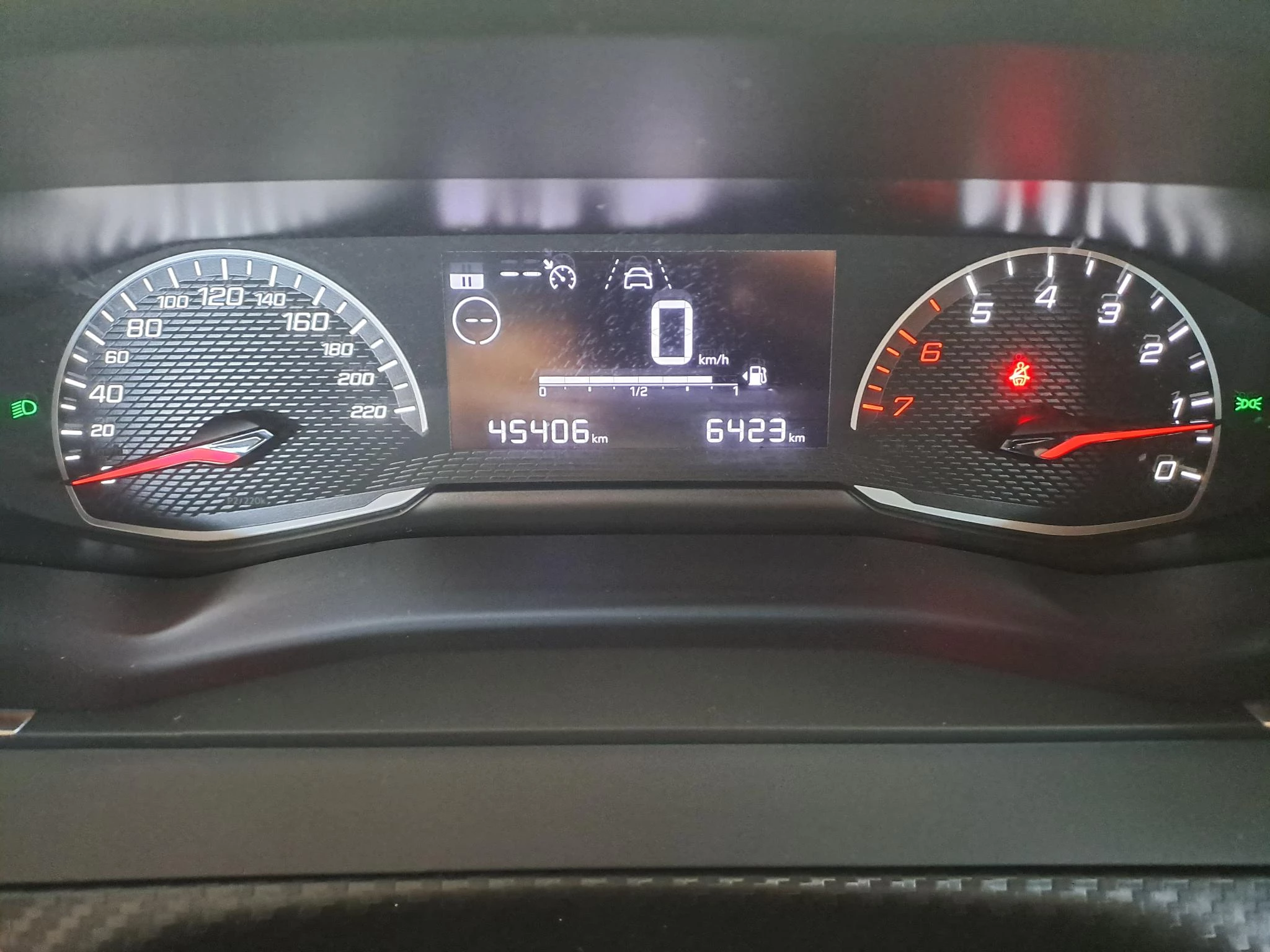 Peugeot-208-image-13