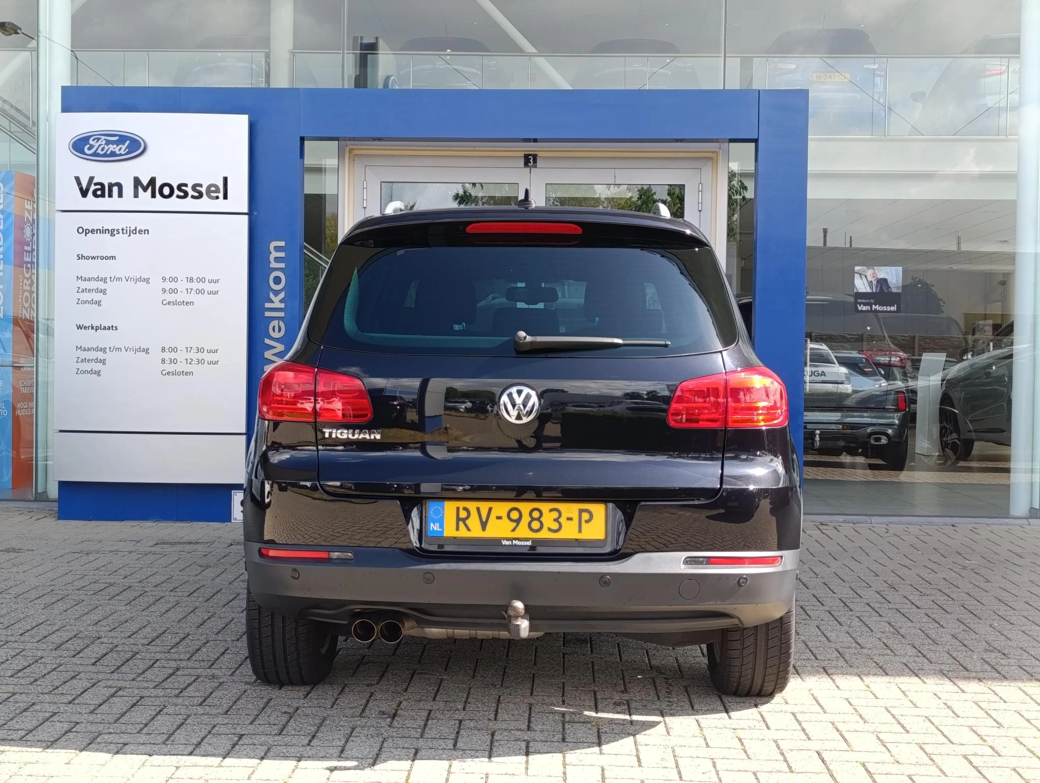 Volkswagen-Tiguan-image-2
