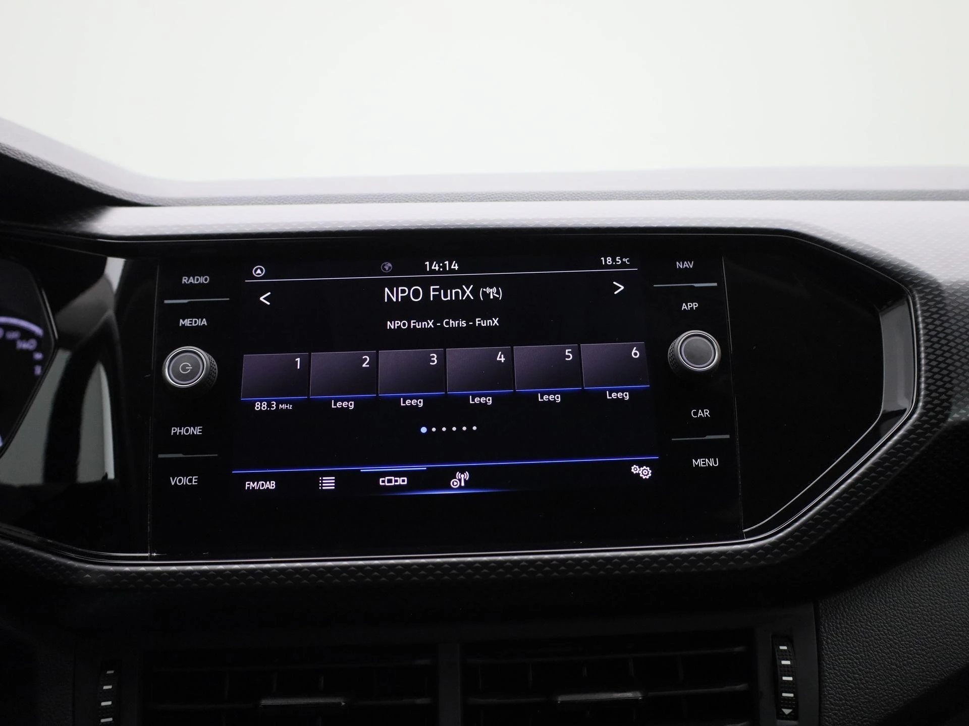 Volkswagen-T-Cross-image-15