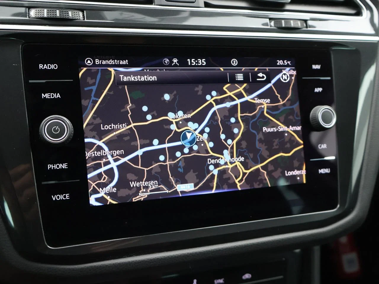 Volkswagen-Tiguan-image-13
