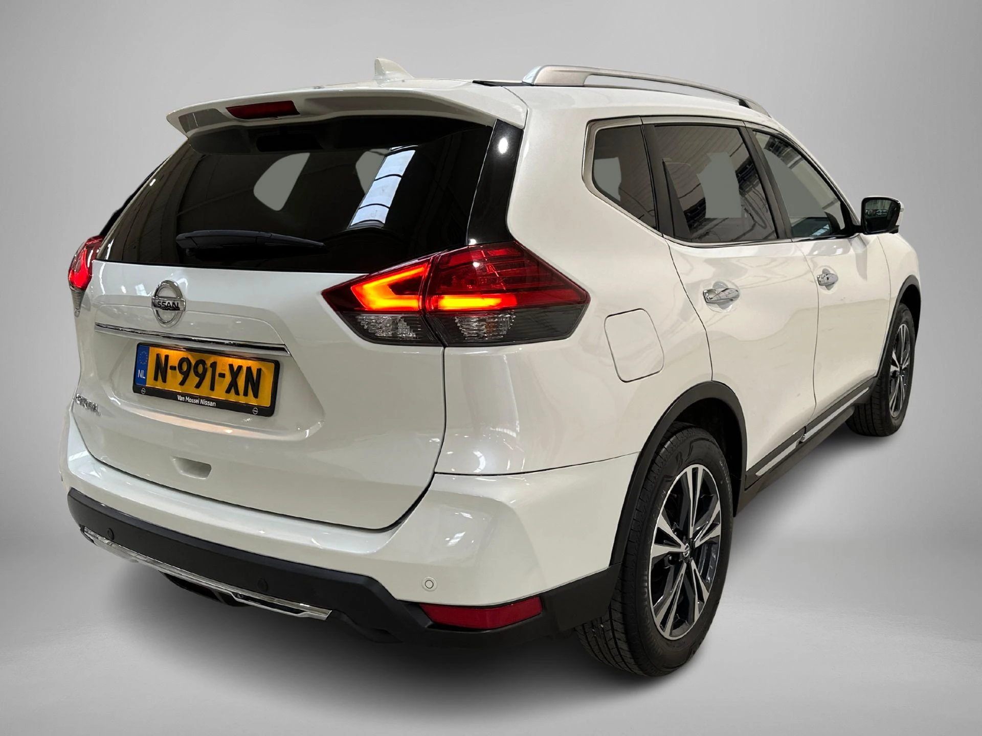 Nissan-X-Trail-image-3