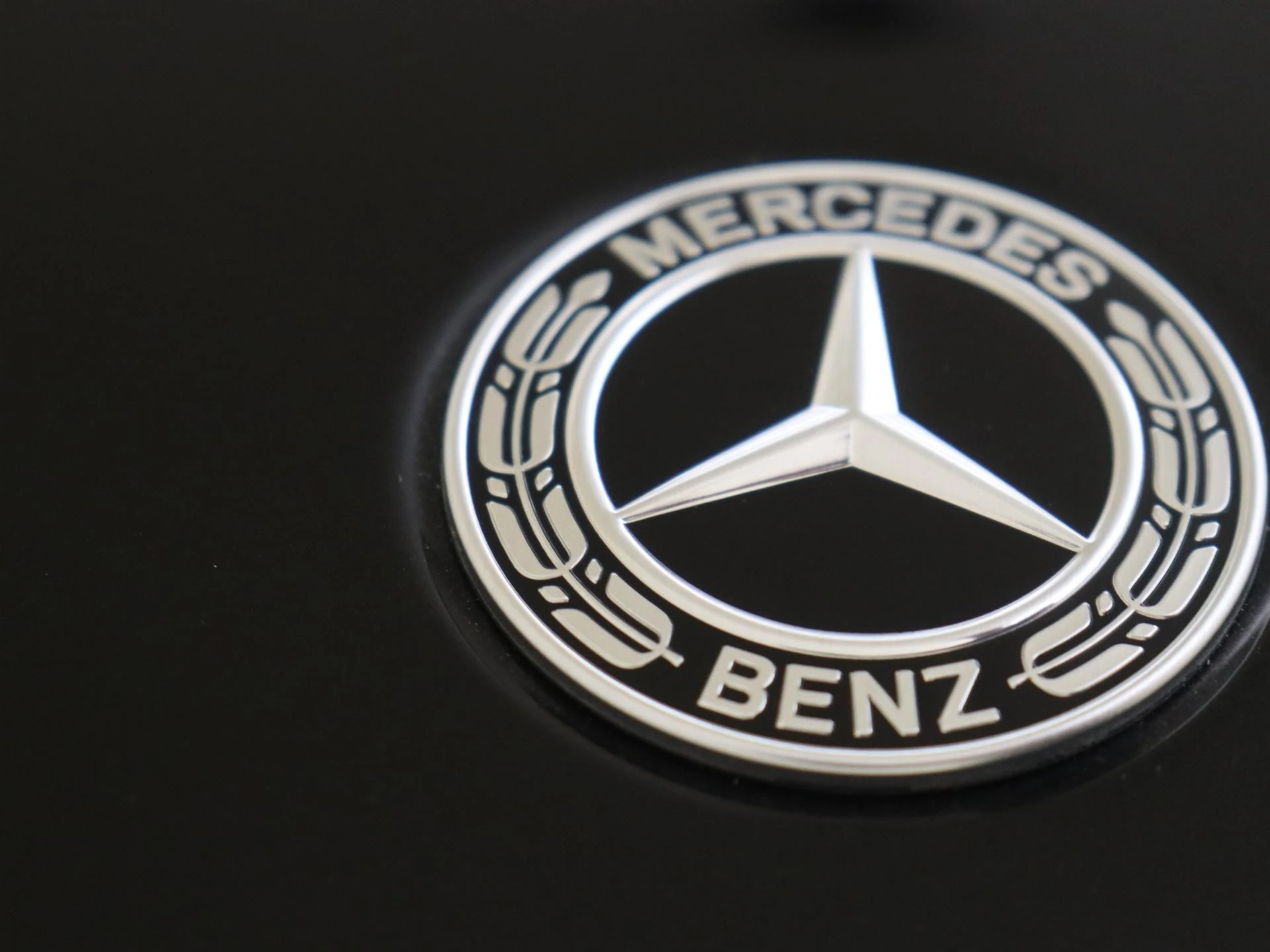 Mercedes-Benz-GLB-image-25