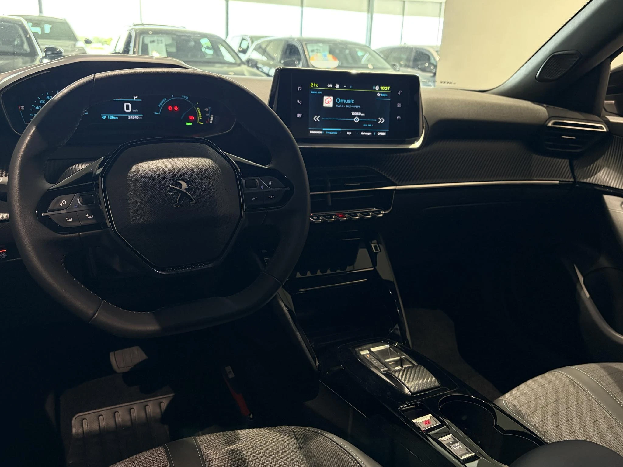 Peugeot-e-2008-image-8
