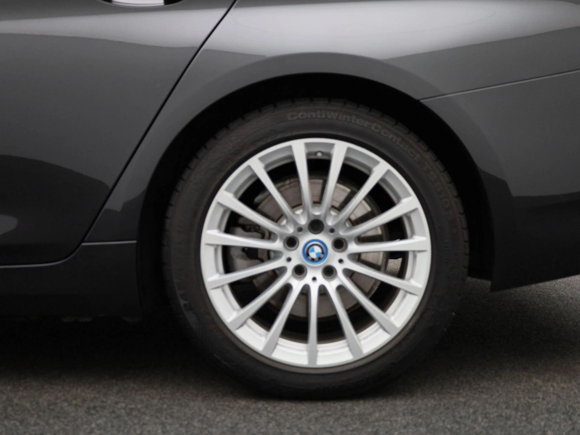 BMW-5 Serie-image-12