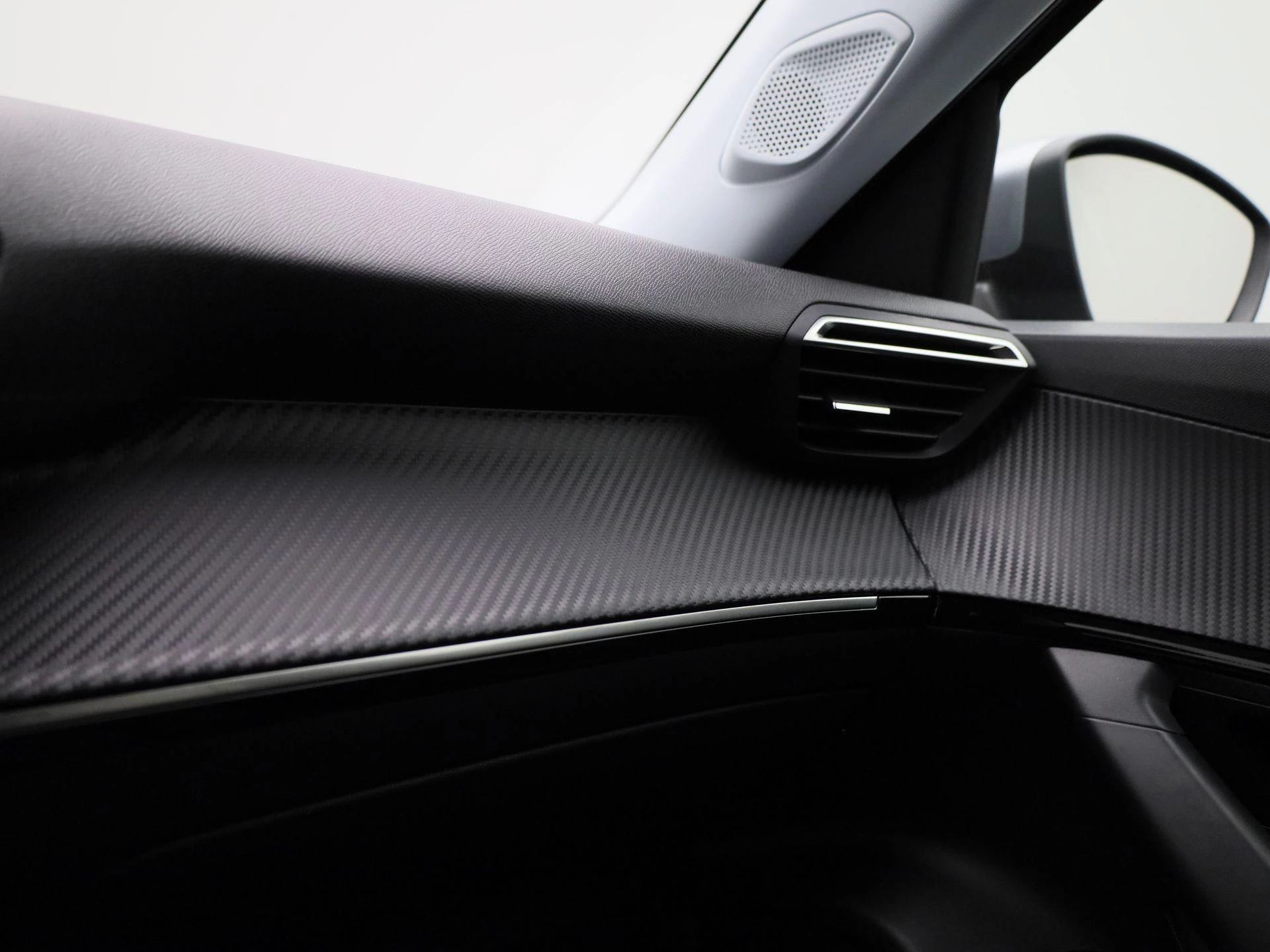 Peugeot-e-2008-image-34