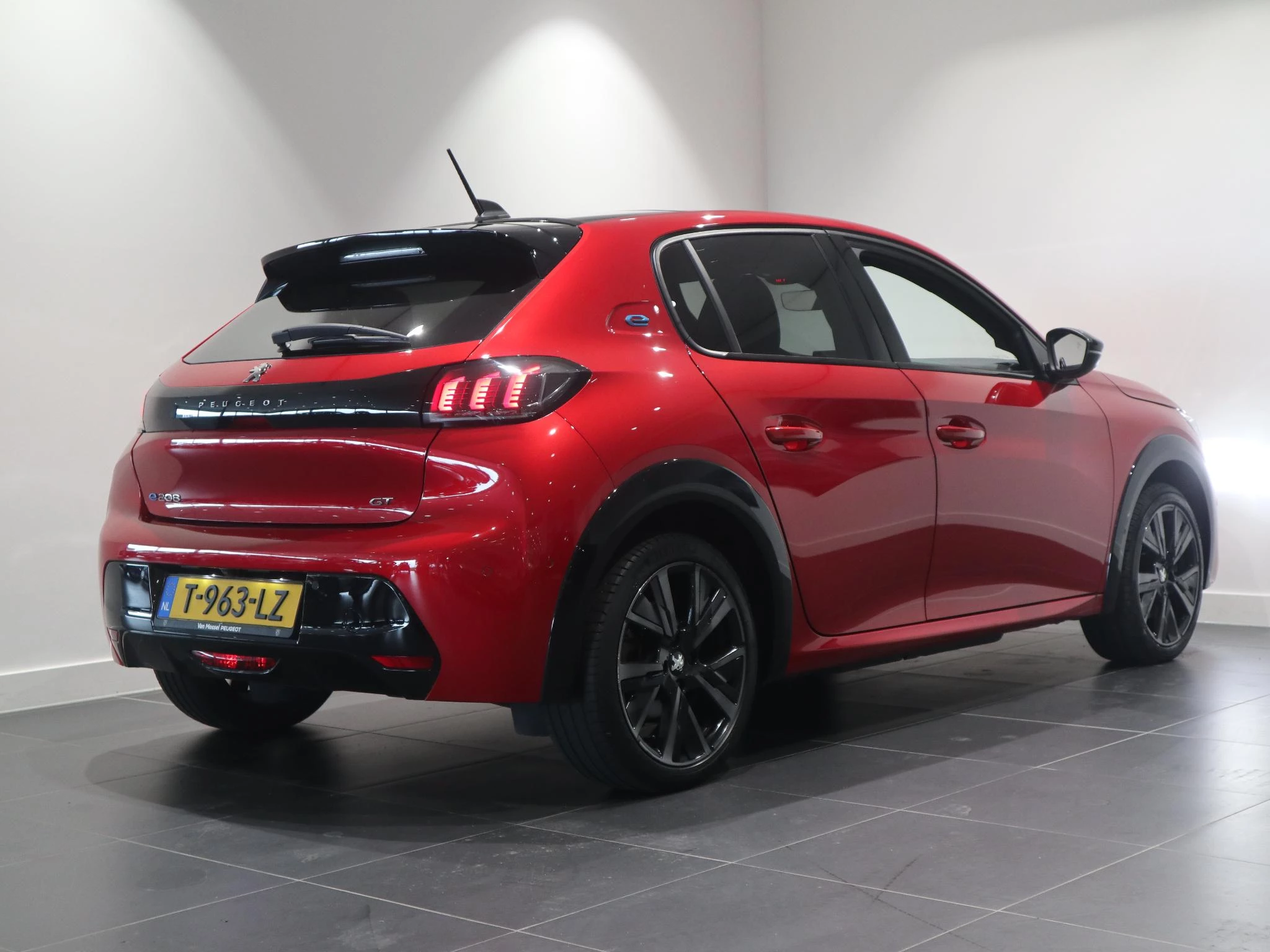 Peugeot e-208 EV GT 350 50 kWh