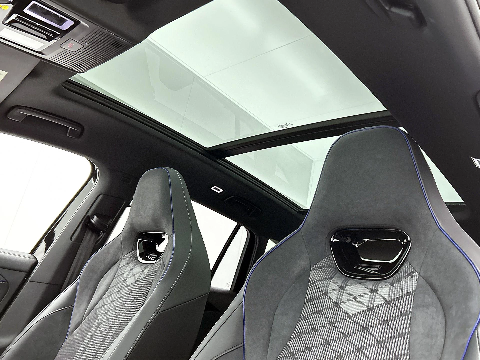 Volkswagen-Tiguan-image-34