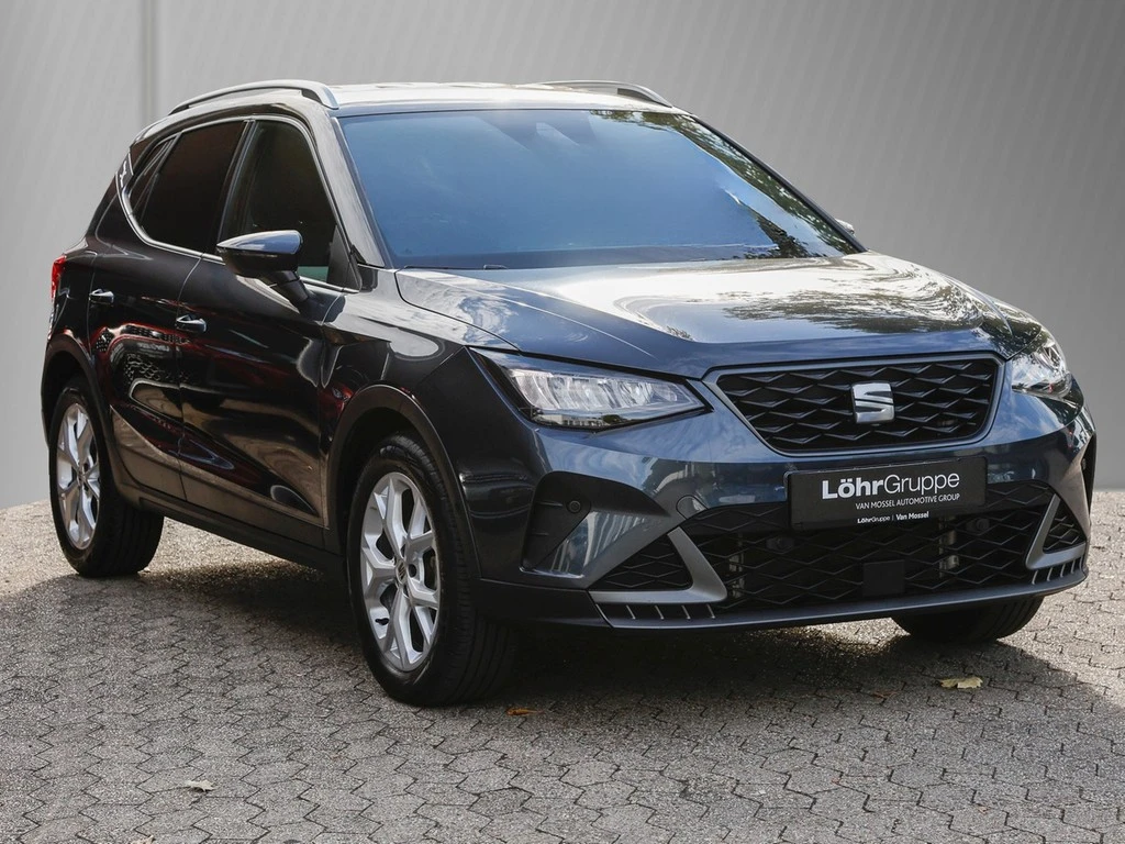 SEAT-Arona-image-2
