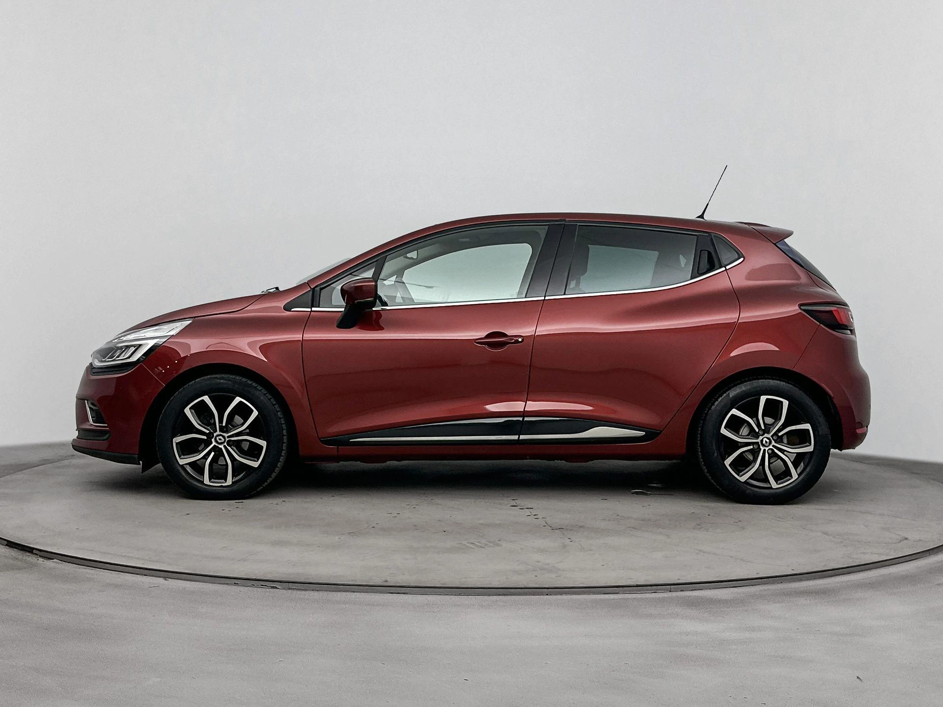 Renault-Clio-image-1