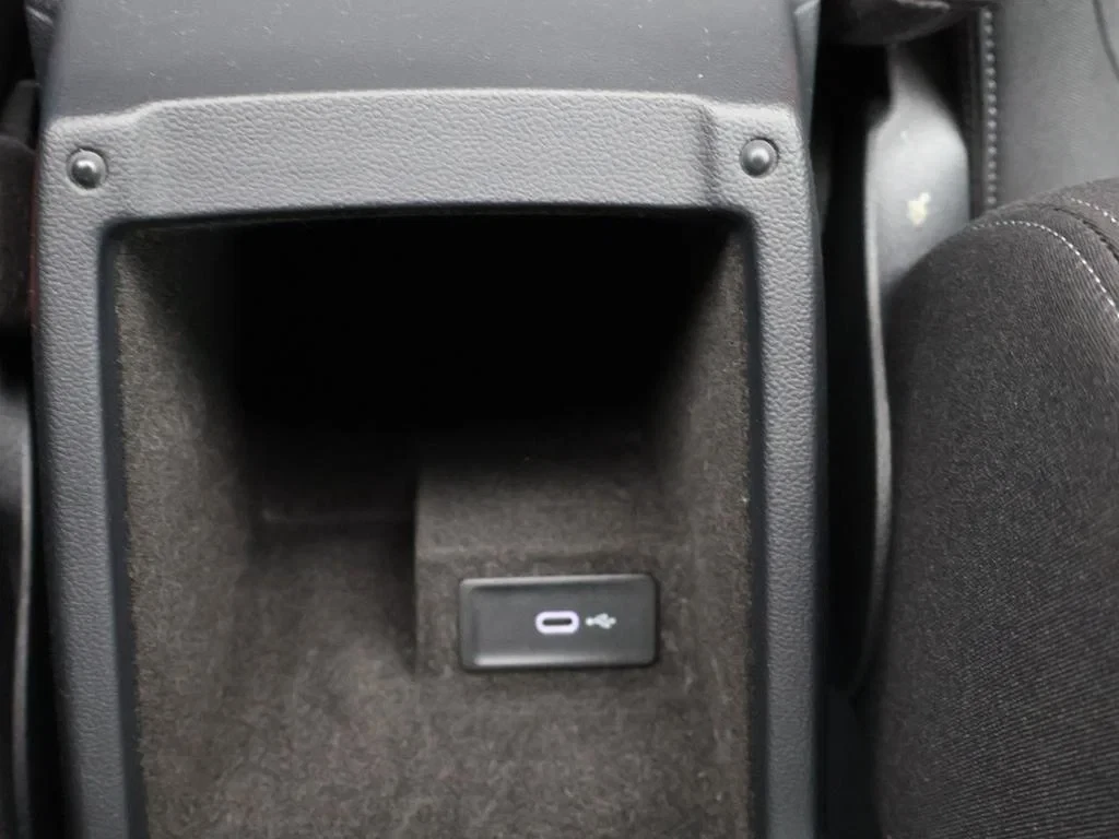 Volkswagen-Passat-image-25
