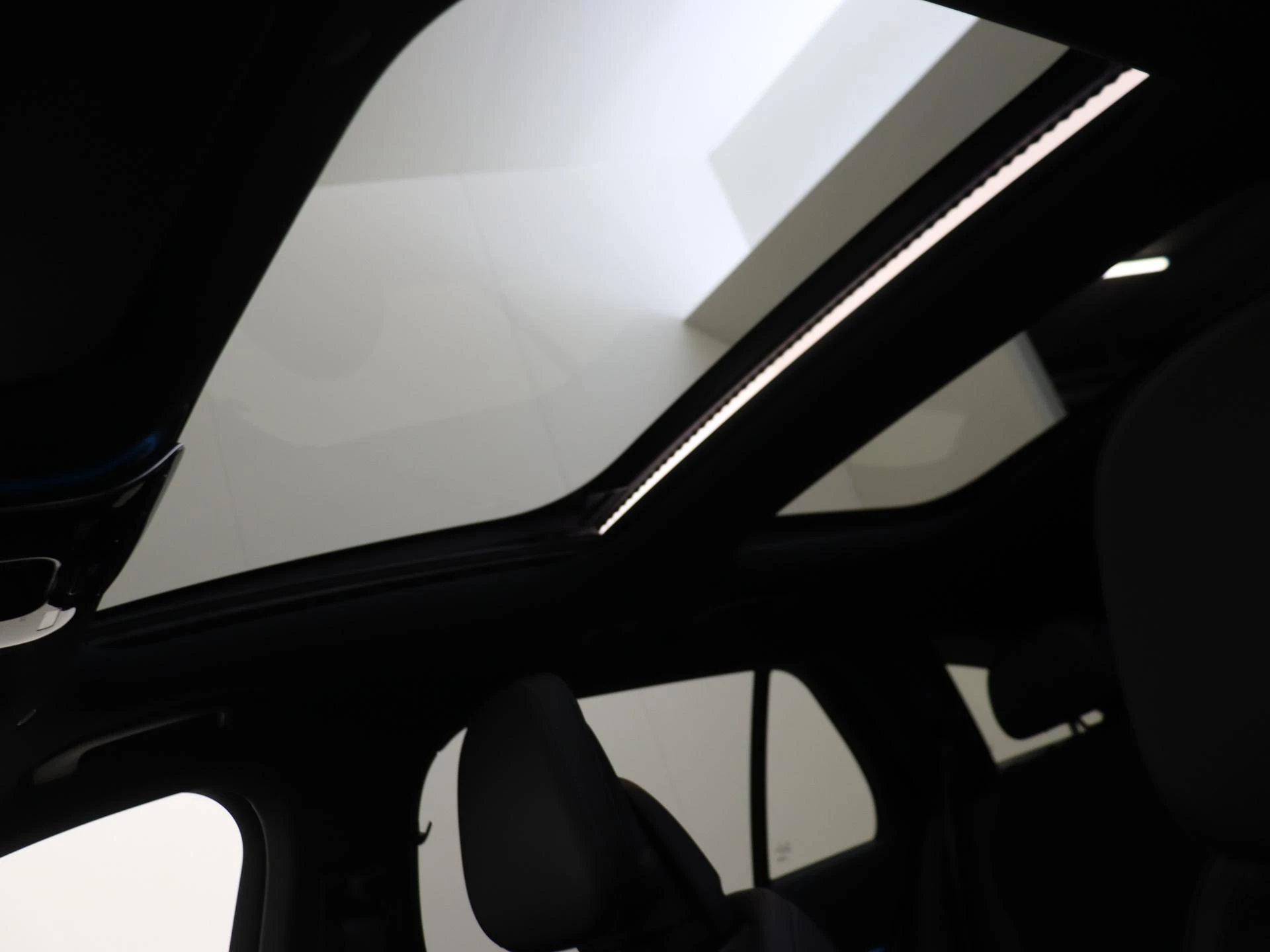 Mercedes-Benz-E-Klasse-image-26