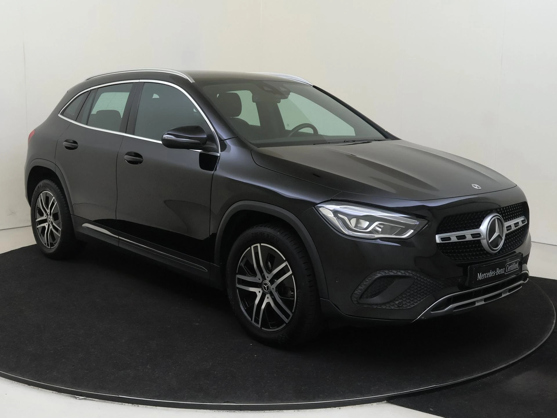 Mercedes-Benz GLA 180 Business Solution Luxury