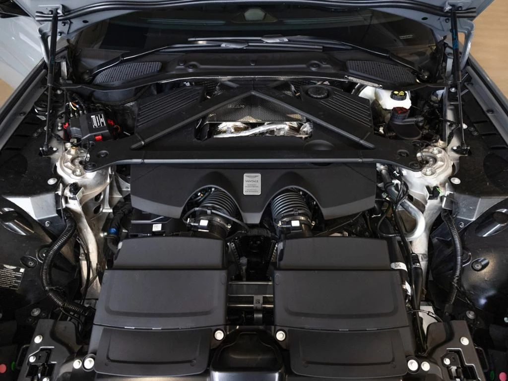 Aston Martin V8 Vantage Roadster Aston Martin Hamburg