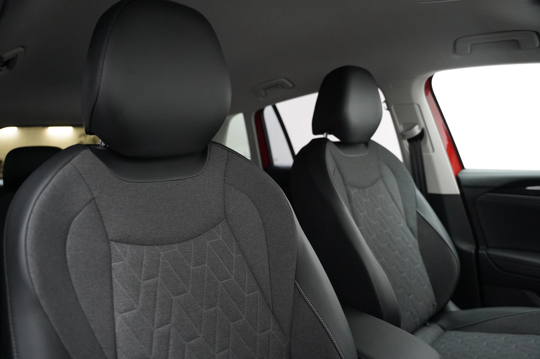 Volkswagen-Tiguan-image-22