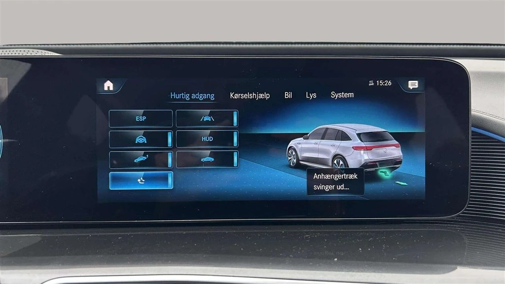Mercedes-Benz-EQC-image-18