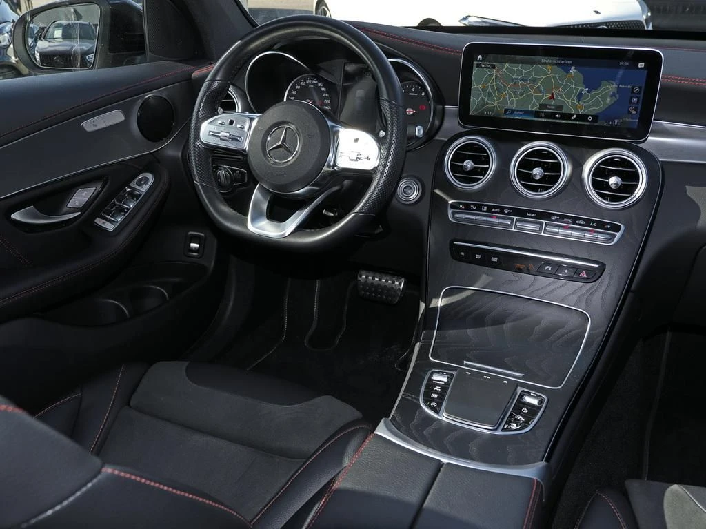 Mercedes-Benz-GLC 200-image-10
