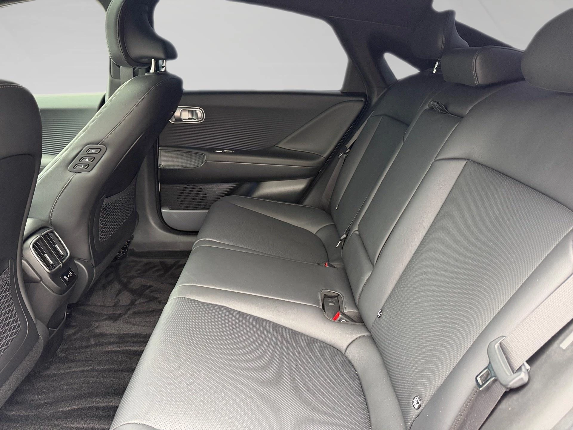 Hyundai-IONIQ 6-image-10