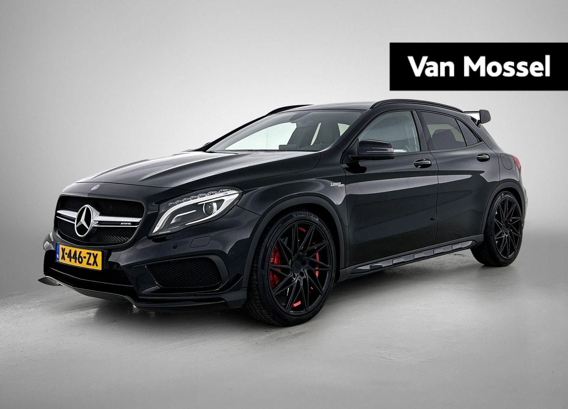 Mercedes-Benz-GLA-image-0