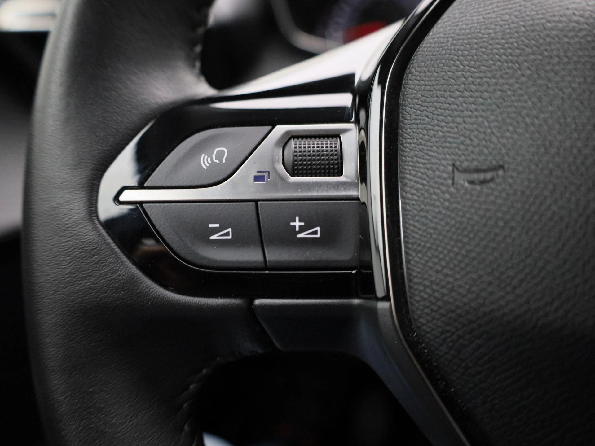 Peugeot-208-image-16