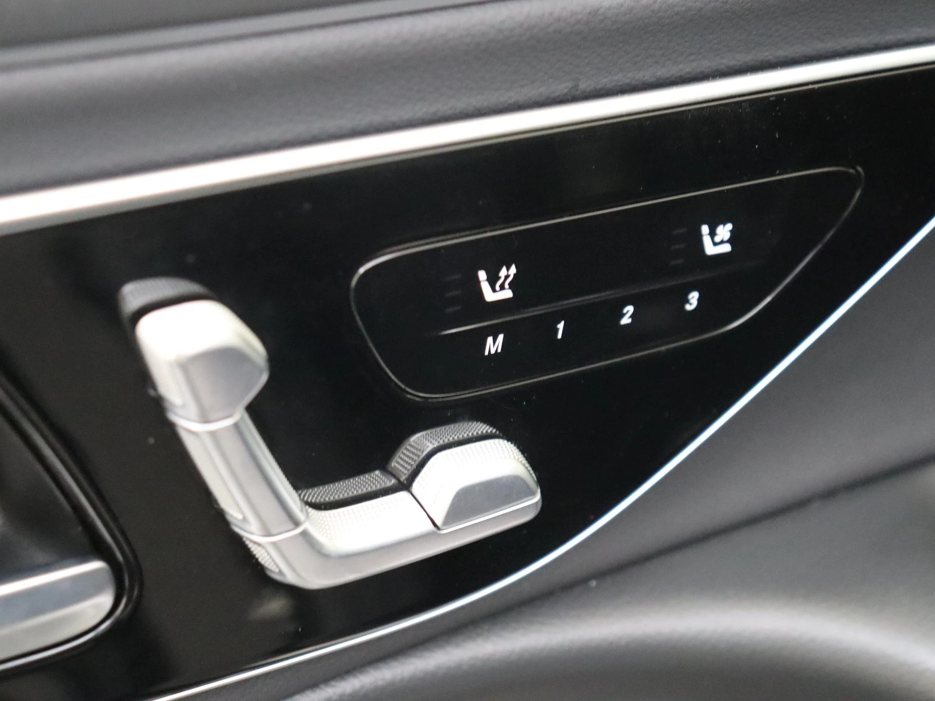 Mercedes-Benz-E-Klasse-image-28