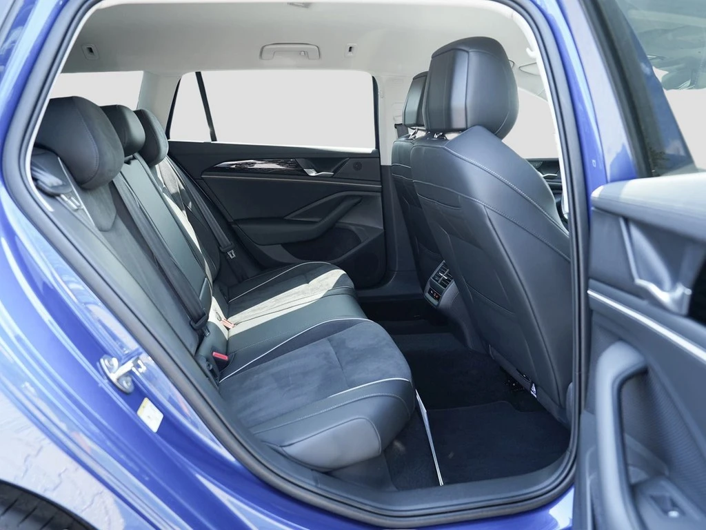 Volkswagen-Passat-image-8