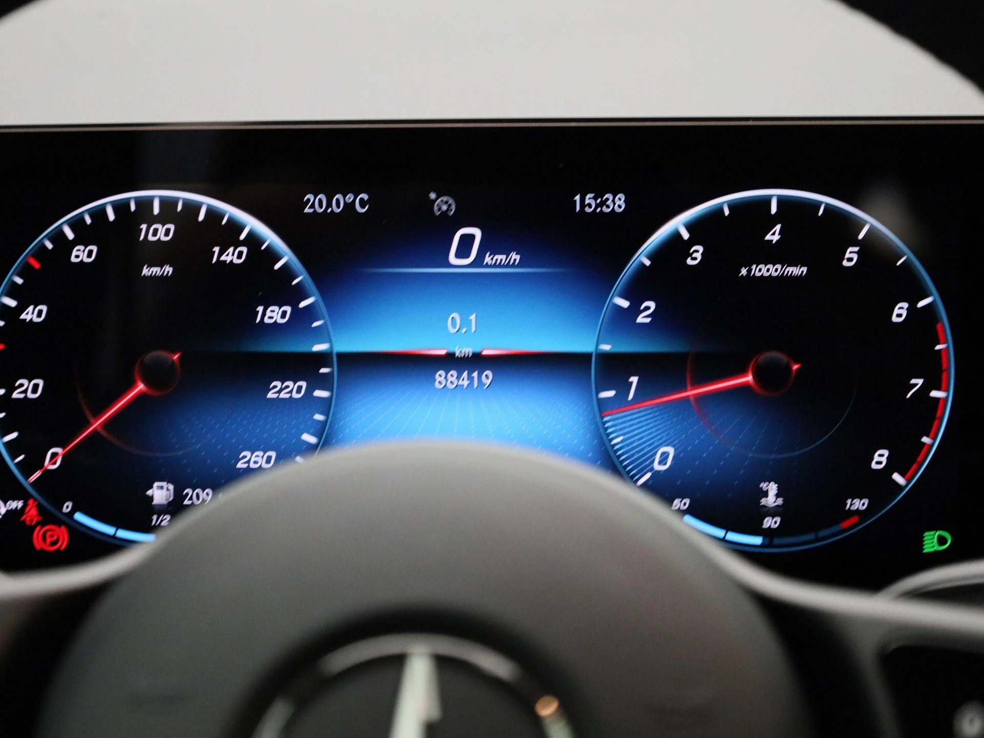 Mercedes-Benz-GLA-image-7