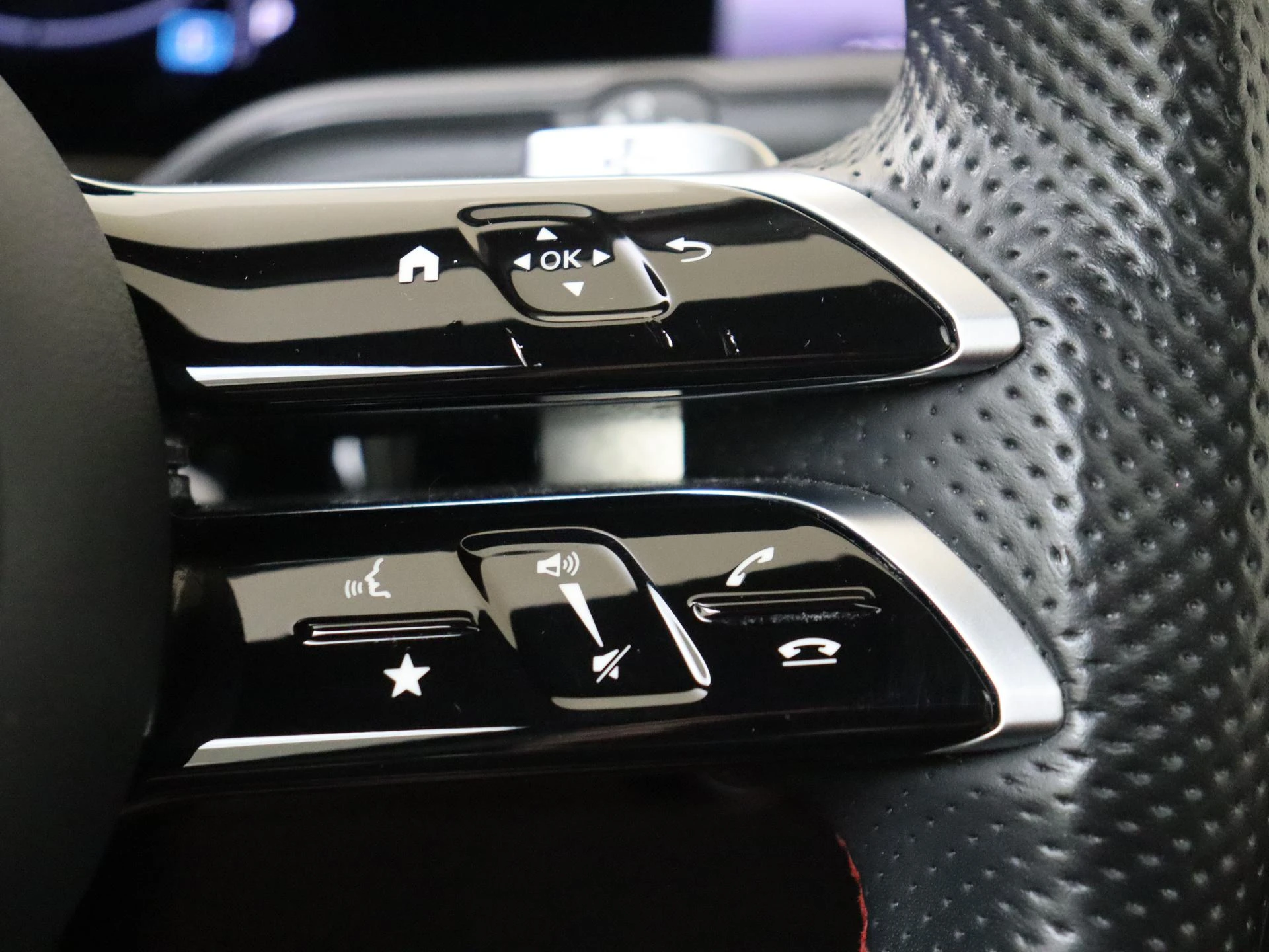 Mercedes-Benz-GLA-image-9