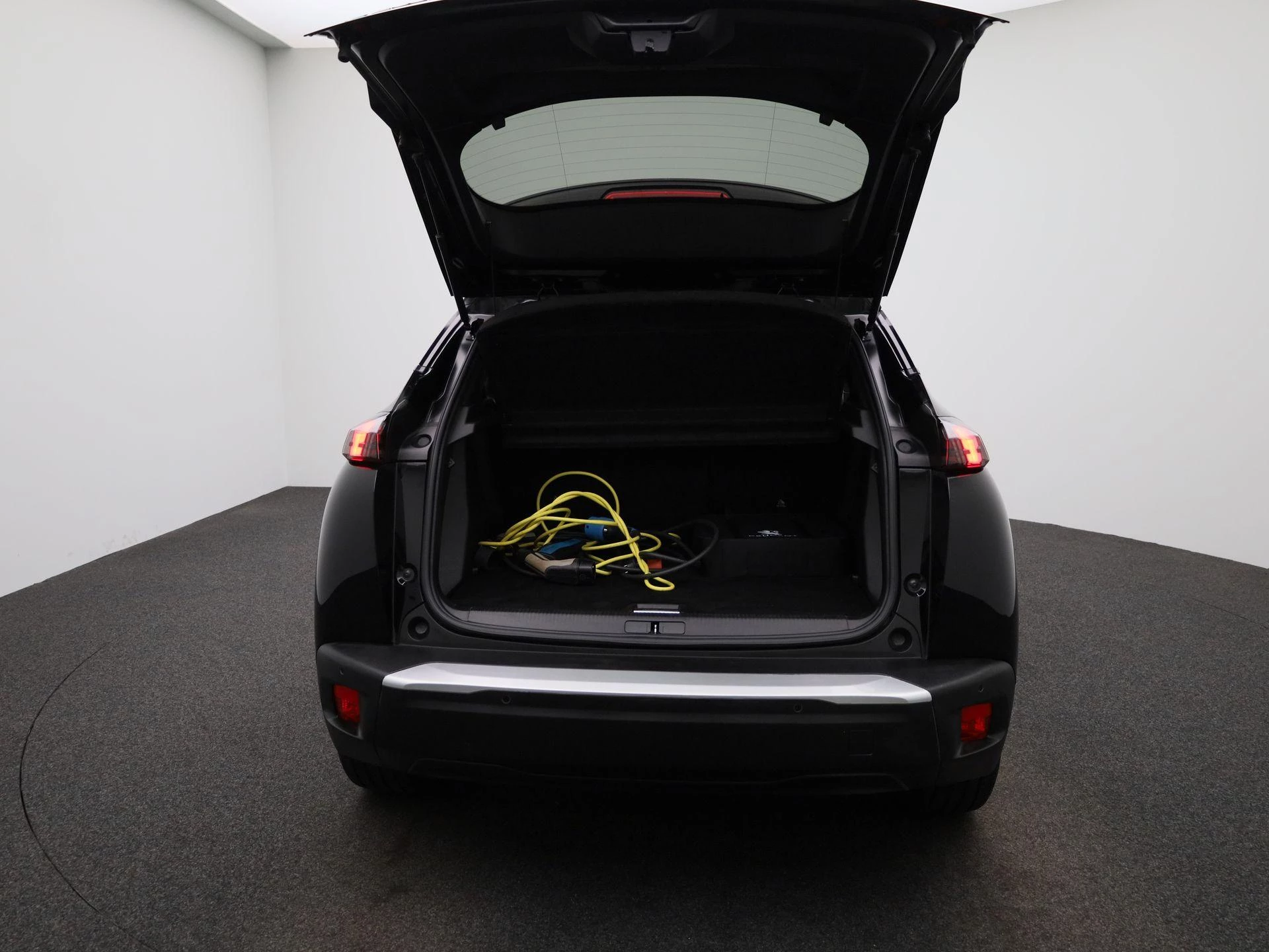 Peugeot-e-2008-image-12