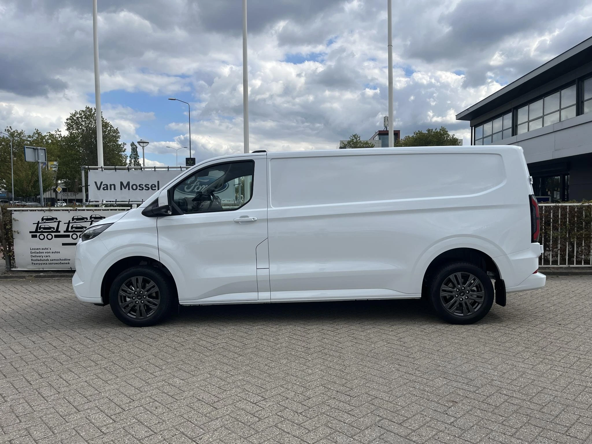 Ford-E-Transit-image-6