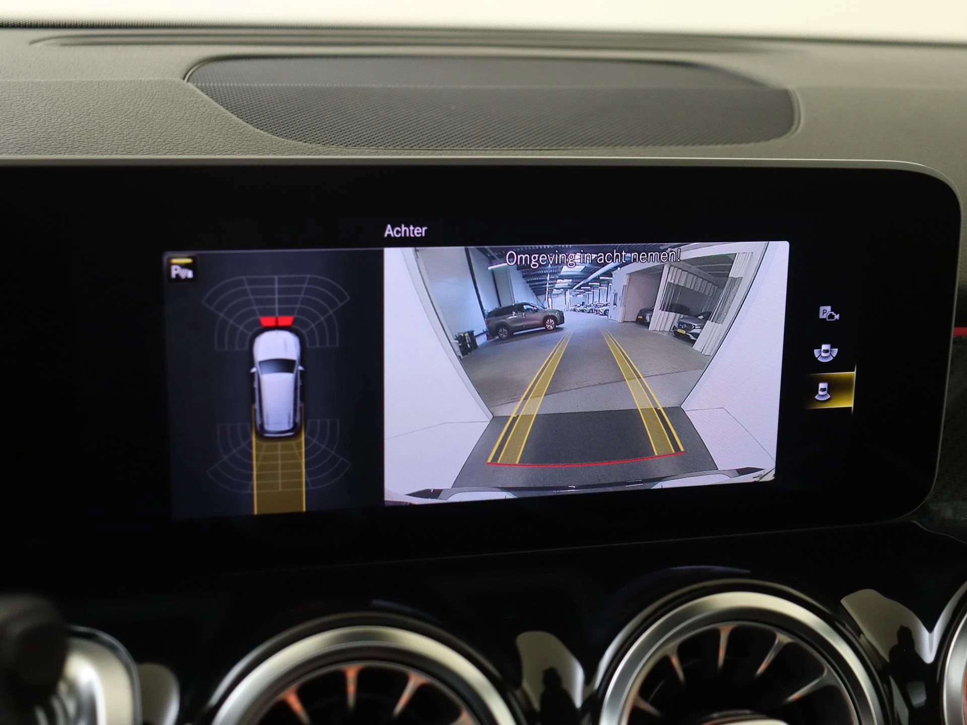 Mercedes-Benz-GLB-image-20