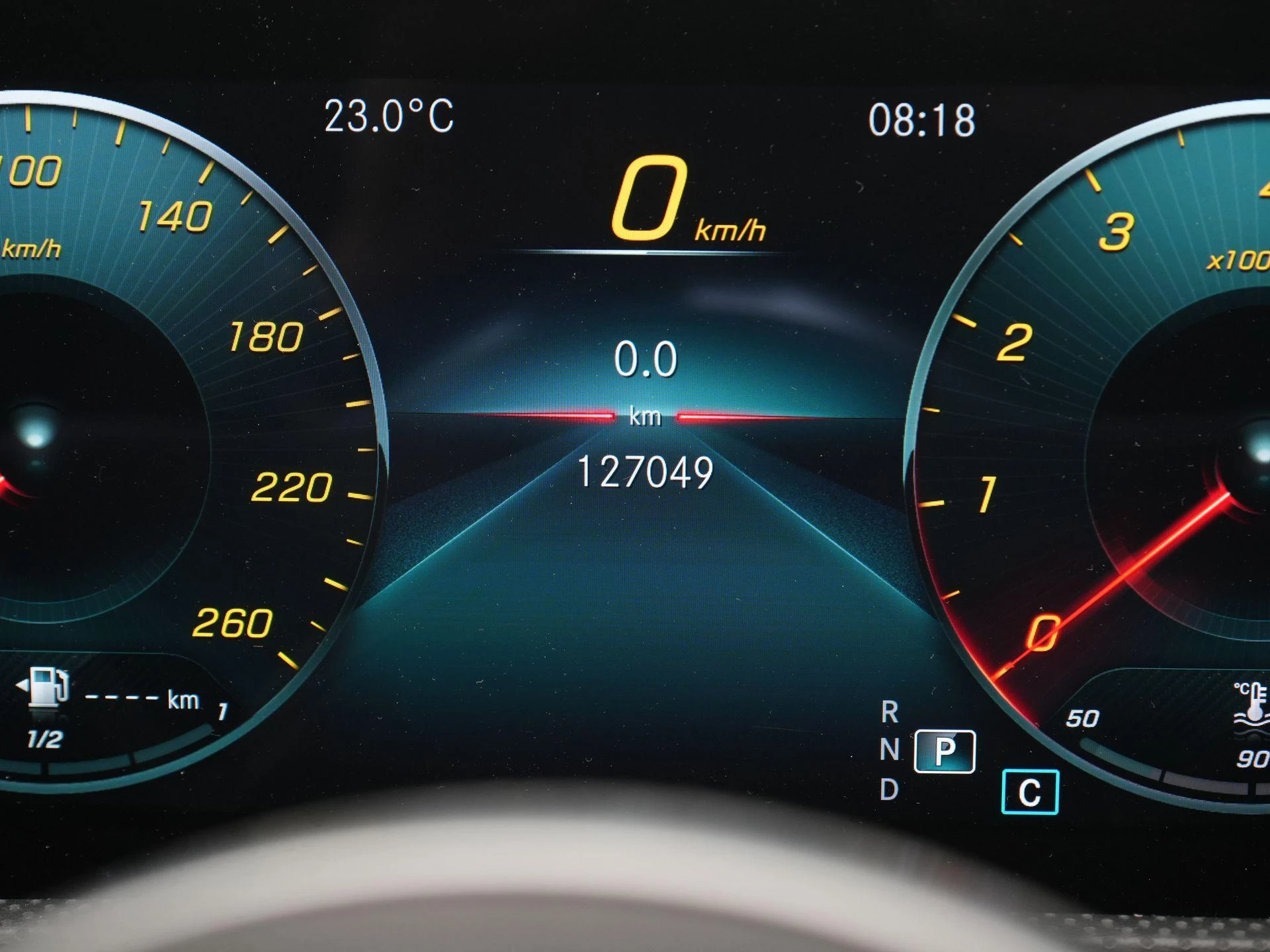Mercedes-Benz-CLA-image-35