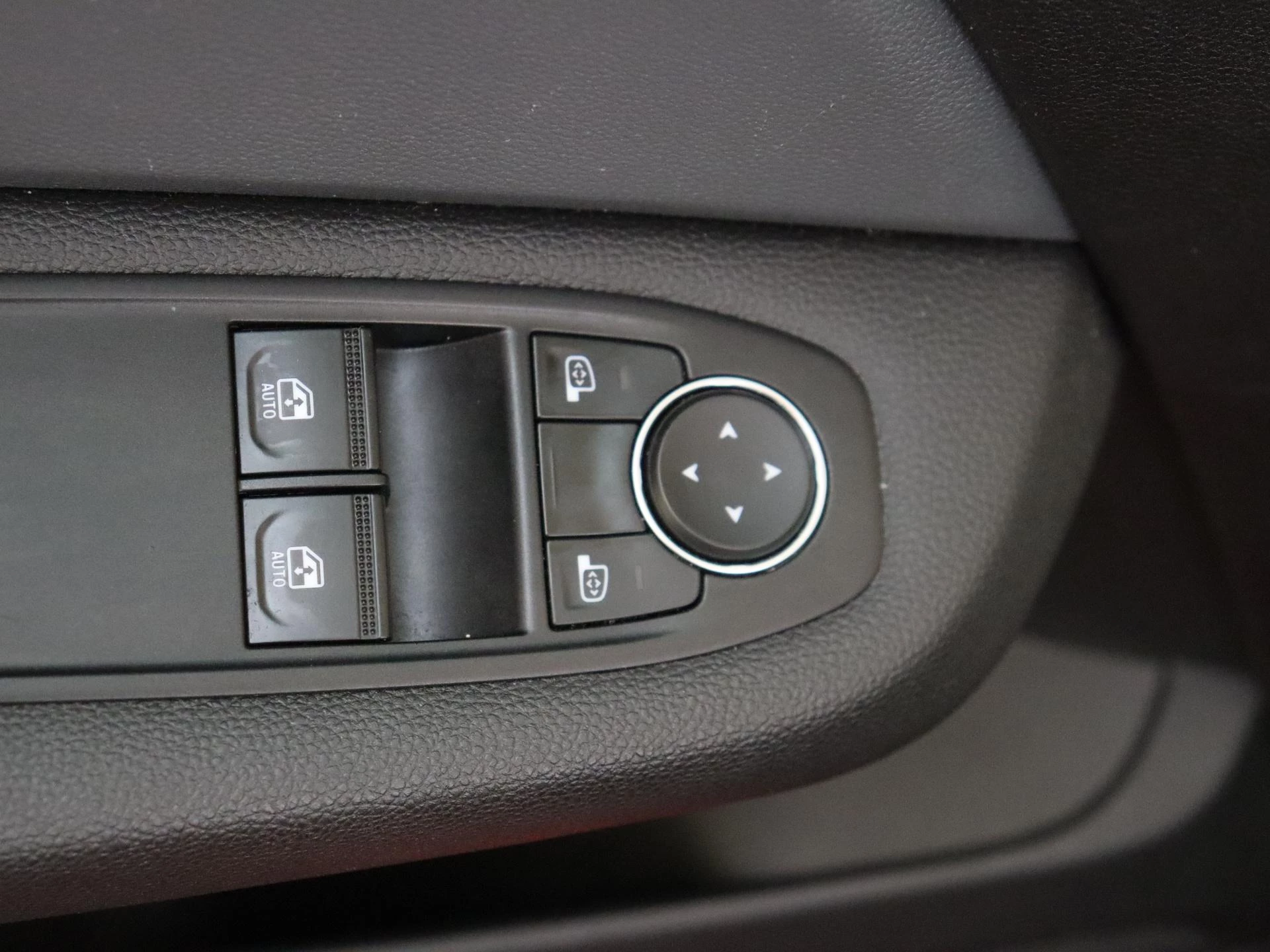 Renault-Clio-image-24