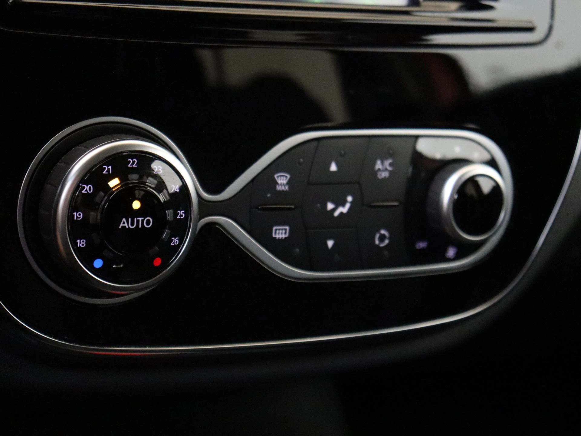 Renault-Captur-image-19