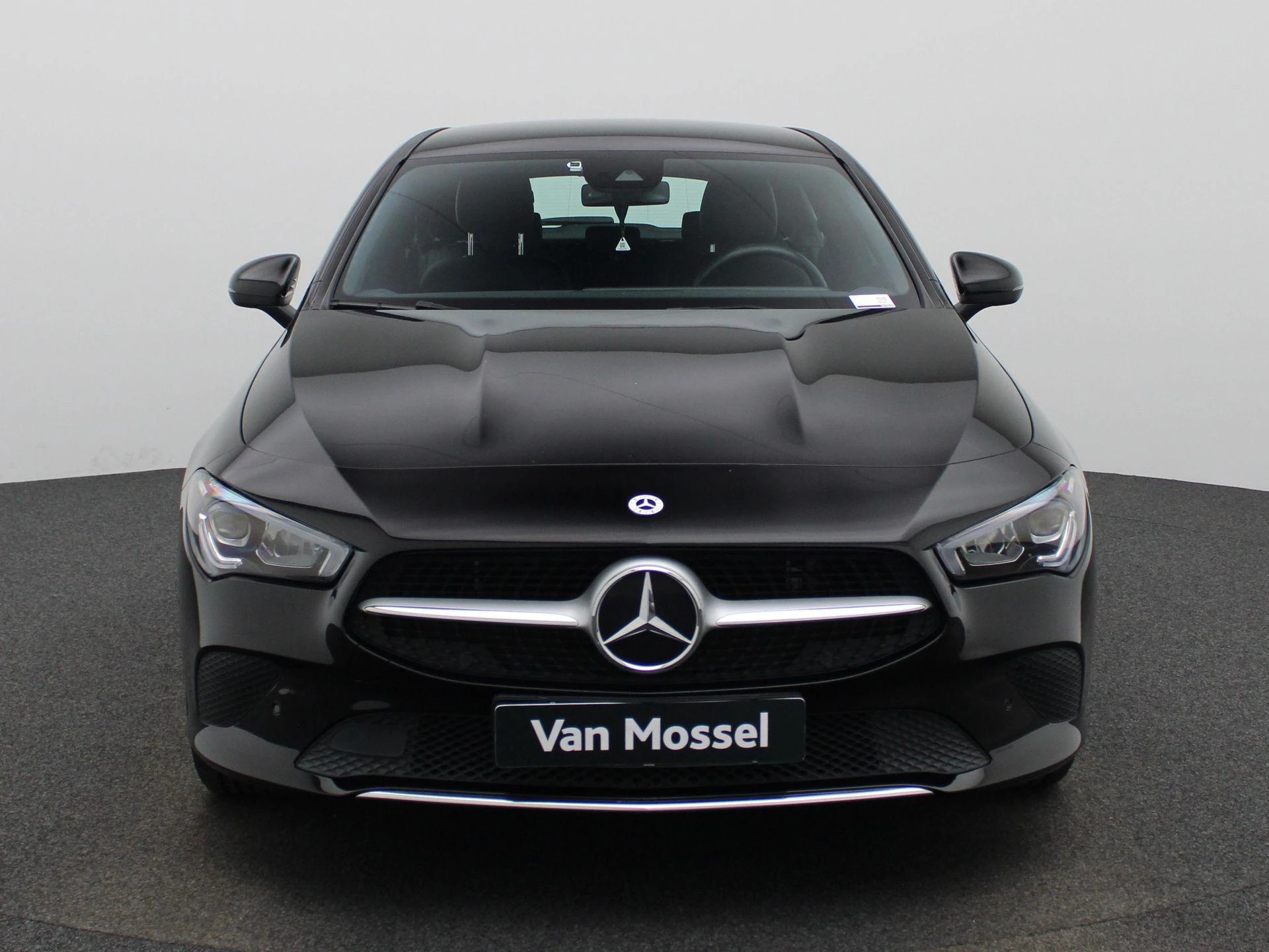 Mercedes-Benz-CLA-image-2